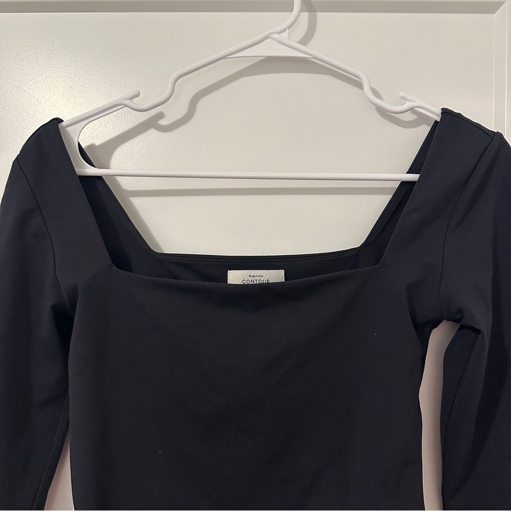 Aritzia Babaton Contour Square Neck Black Long Sleeve Cropped Top Medium Women’s - Picture 5 of 7